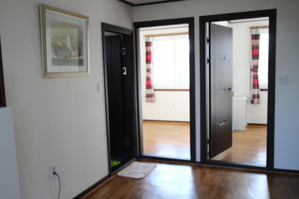 Healing House Villa Сеогвипо Екстериор снимка
