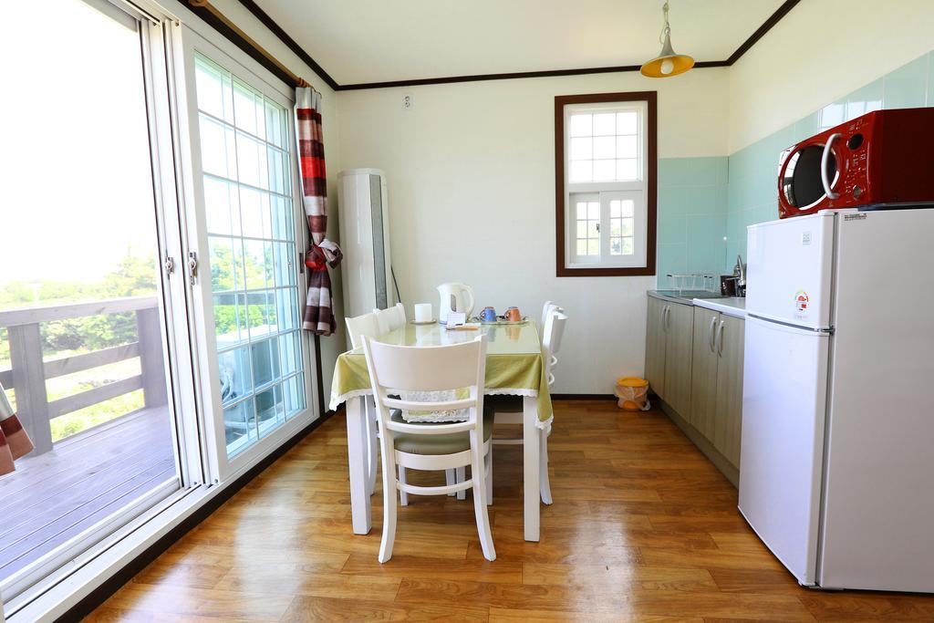 Healing House Villa Сеогвипо Екстериор снимка