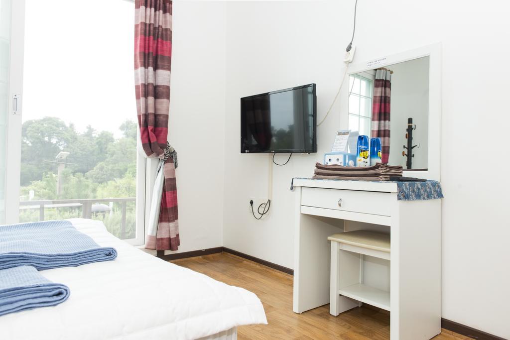 Healing House Villa Сеогвипо Екстериор снимка