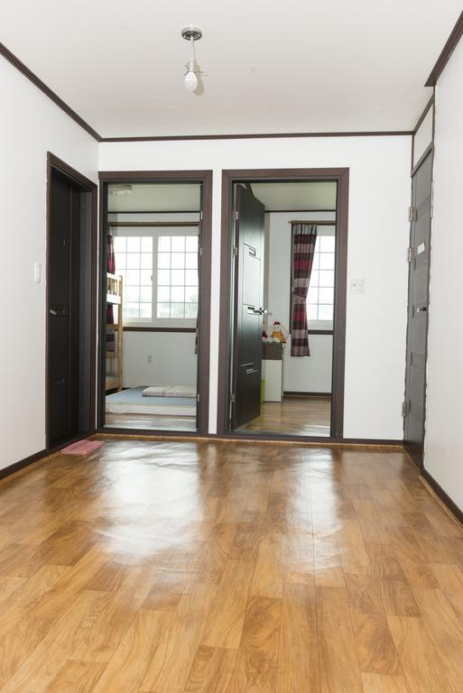 Healing House Villa Сеогвипо Екстериор снимка
