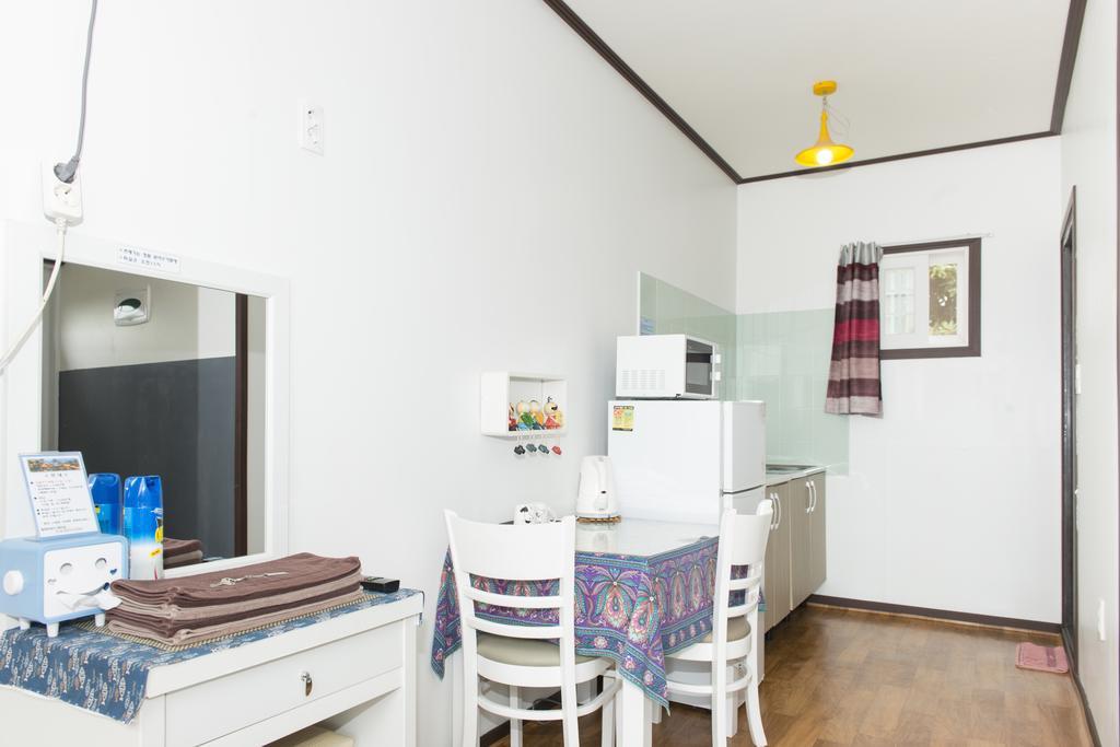Healing House Villa Сеогвипо Екстериор снимка