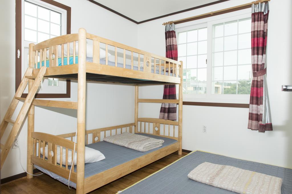 Healing House Villa Сеогвипо Екстериор снимка