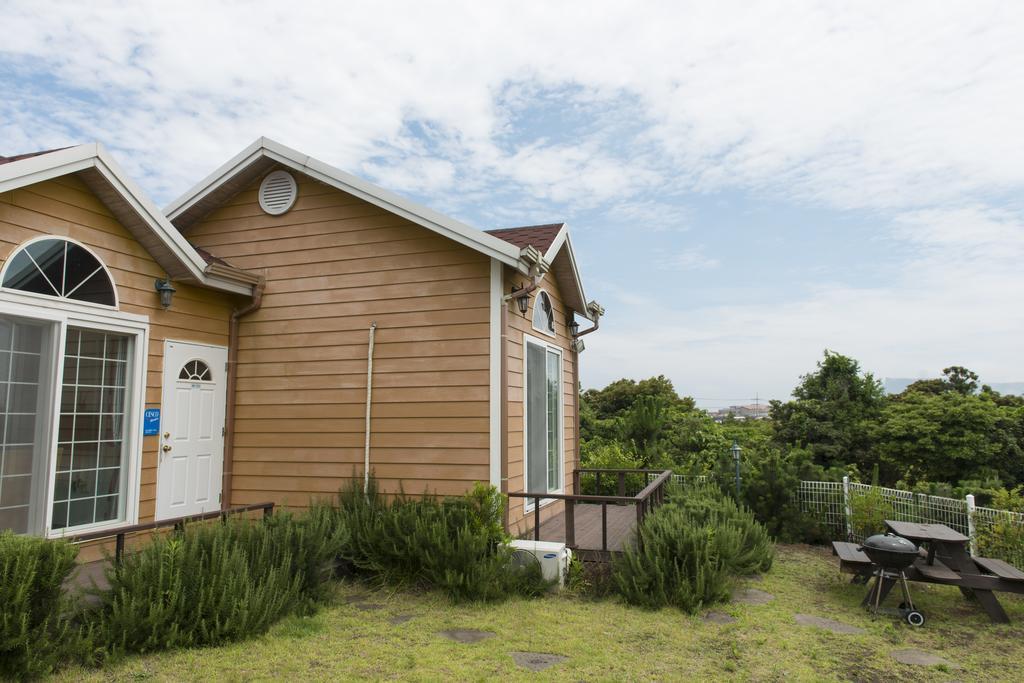 Healing House Villa Сеогвипо Екстериор снимка
